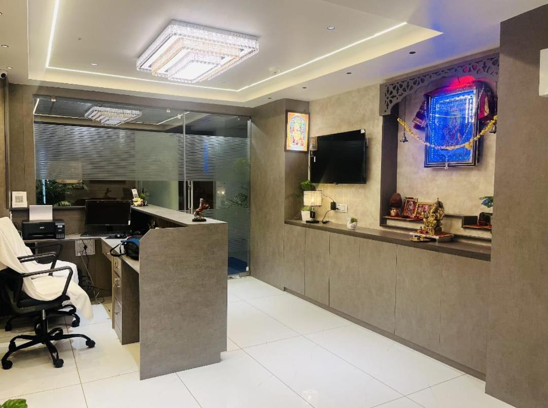 Hotel Royal Square Gandhinagar Zewnętrze zdjęcie