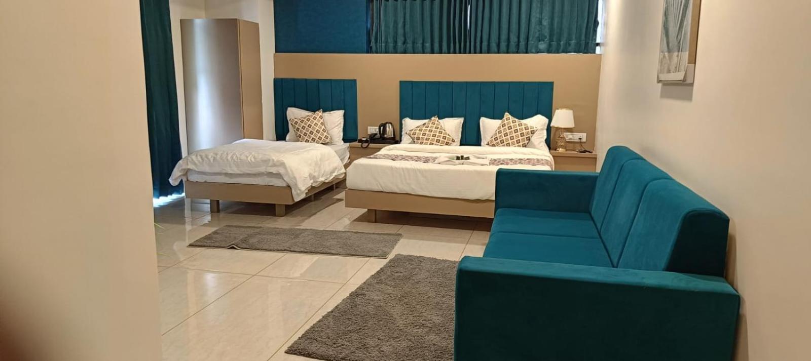Hotel Royal Square Gandhinagar Zewnętrze zdjęcie