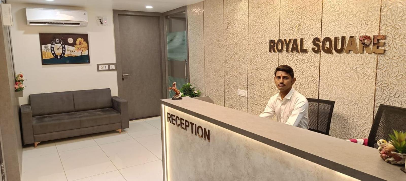 Hotel Royal Square Gandhinagar Zewnętrze zdjęcie