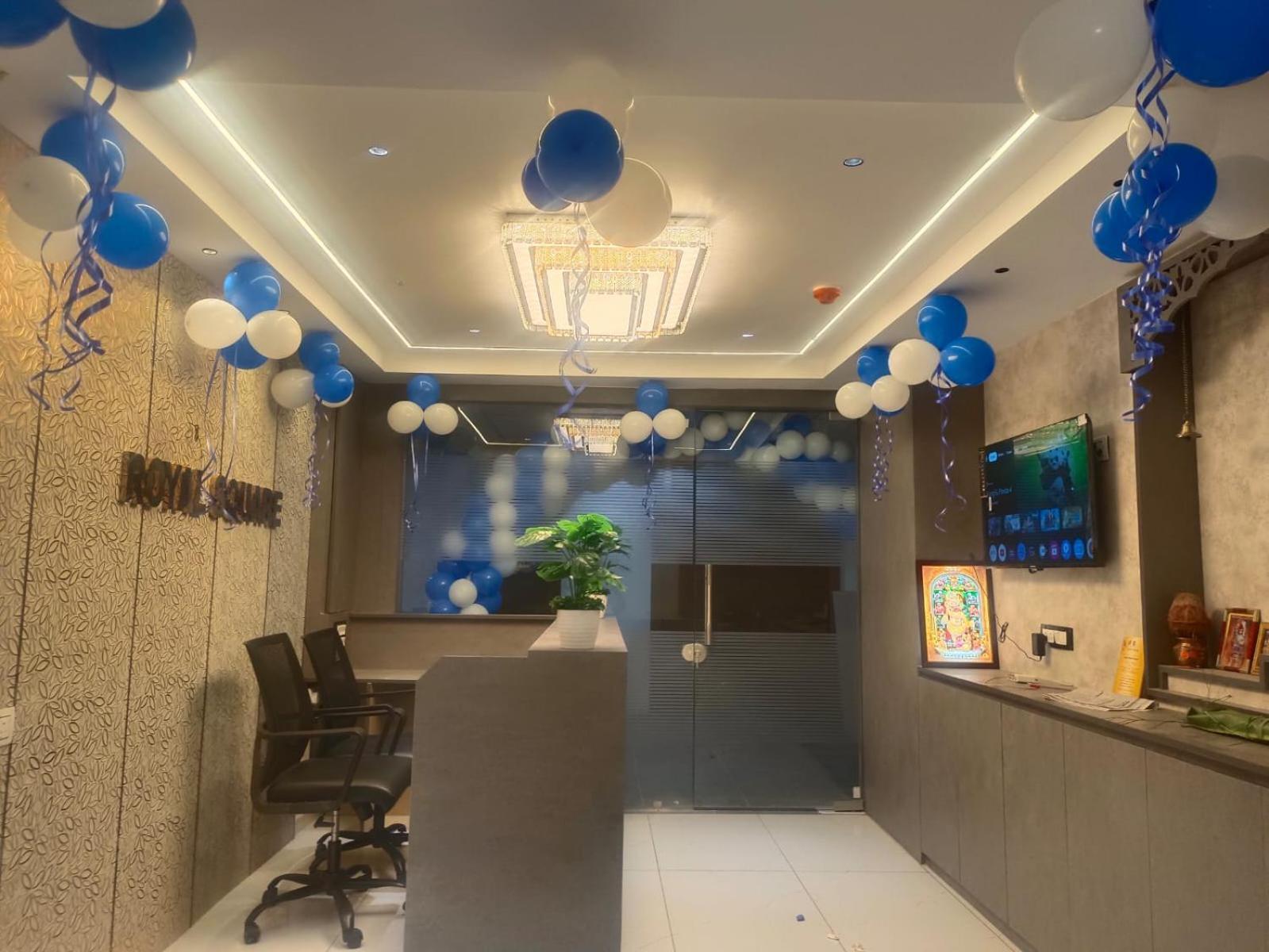 Hotel Royal Square Gandhinagar Zewnętrze zdjęcie