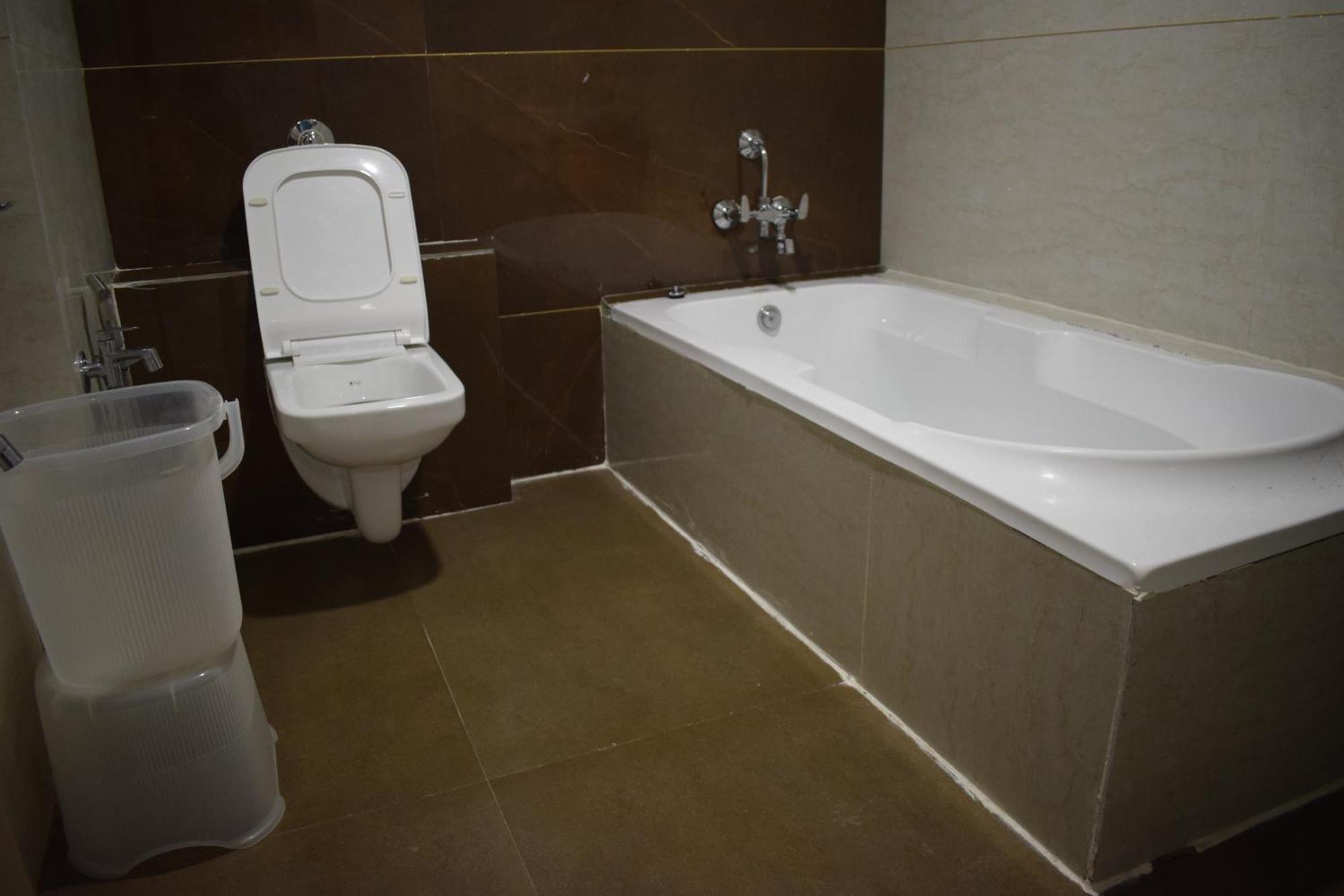 Hotel Royal Square Gandhinagar Zewnętrze zdjęcie